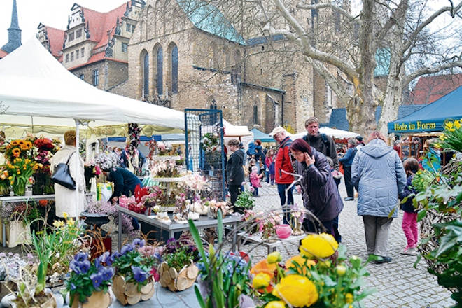 Impressionen vom Töpfer- und Kunsthandwerkermarkt am Dom (Merseburger Rabenmarkt)