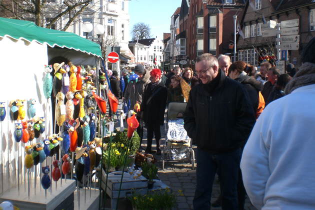 Heim- und Gartendekoration auf dem Frühlings- und Ostermarkt in Hamburg Bergedorf