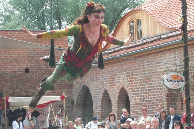 Impressionen vom Oster-Spectaculum auf der Burg in Storkow (Mark)