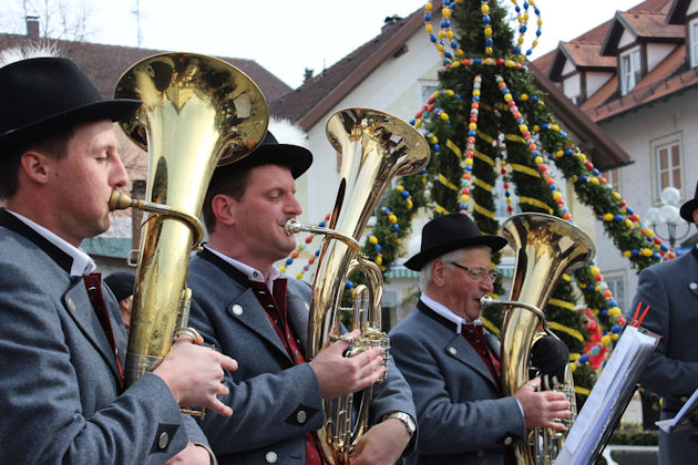 Impressionen vom Ostereiermarkt mit Osterbrunnenfest in Bad Wörishofen