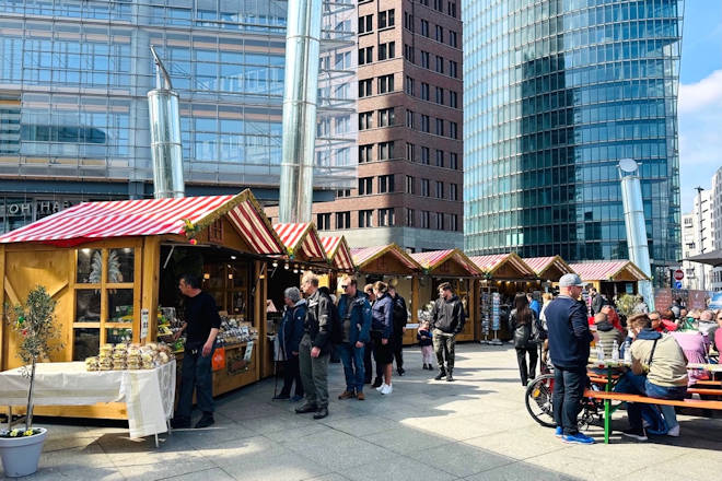 Impressionen vom Ostermarkt auf dem Potsdamer Platz in Berlin